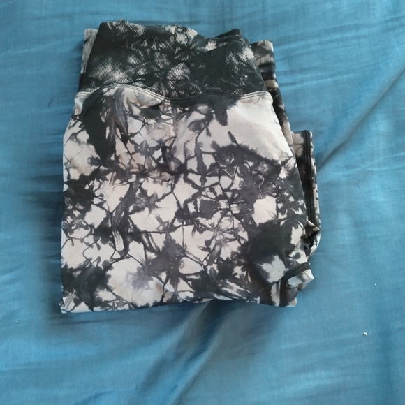 Pair of women's Tie-dye leggings - Picture 4 of 4